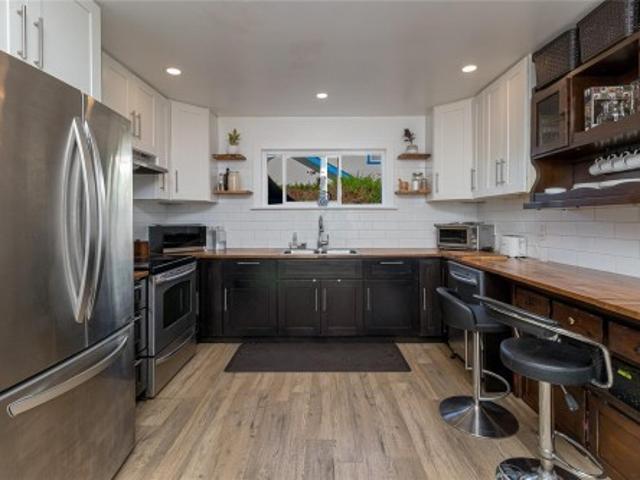 862 Canterbury Rd, Saanich, BC, V8X 3E6 Luxury House for sale | Listing ID 1038 | Royal LePage Carriage Trade Luxury Properties