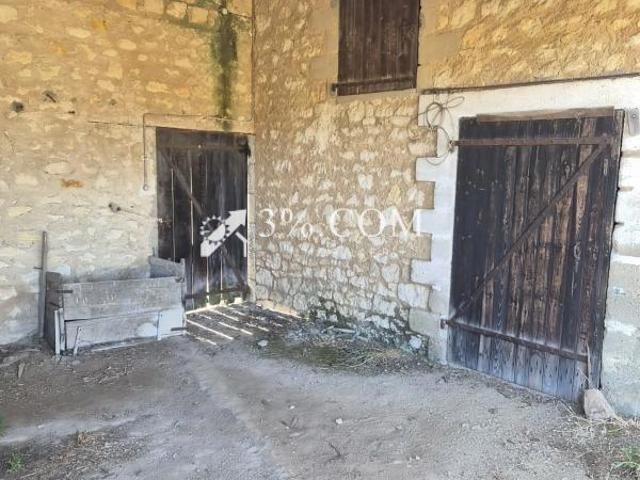 86300 CHAUVIGNY MAISON +DEPENDANCES SUR 959M2 DE PARCELLE