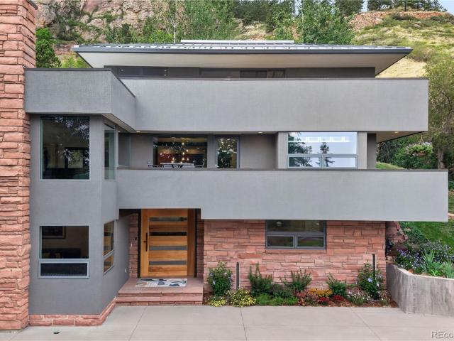 863 Circle Drive