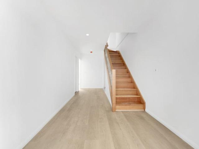 8/63 Dawnview CrescentRoxburgh Park VIC 3064, Australia