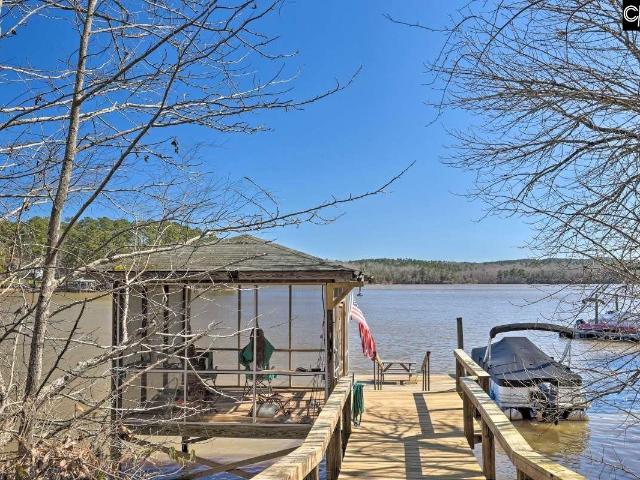 863 Woodside Drive