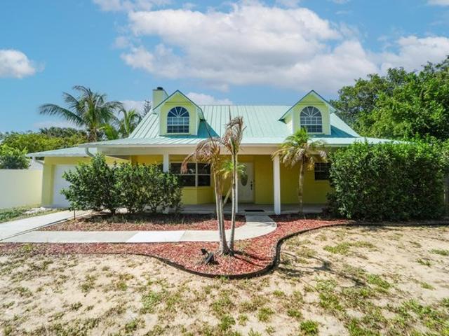 8645 SE Alabama Pl, Hobe Sound, FL 33455