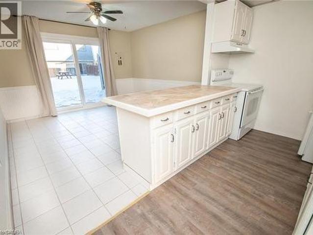 8646 Willoughby Drive Unit# 6, Niagara Falls, ON, L2G 6X7 house for lease | Listing ID 40813 | Royal LePage