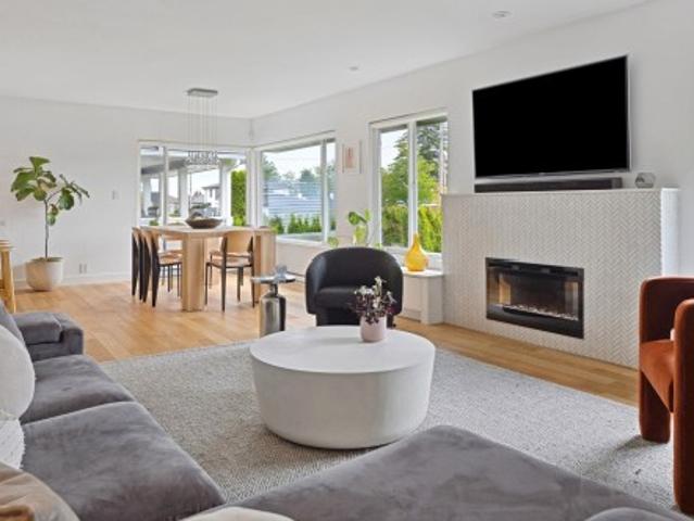 8647 10Th Avenue, Burnaby, BC, V3N 2S9 house for sale | Listing ID R3146 | Royal LePage