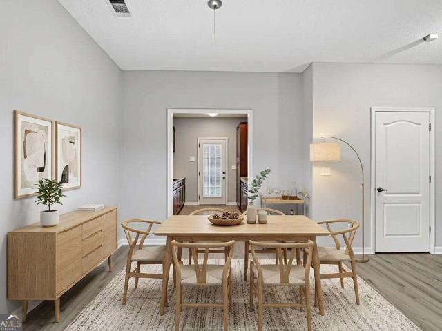 8642 Thomas Lane