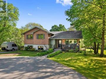 864 Centre Street, Mcnab/Braeside, ON, K0A 1G0 house for sale | Listing ID X13471 | Royal LePage
