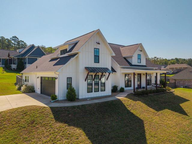 864 Belle Grove Loop