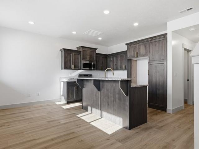 864 E 250 N, Hyrum, UT 84319
