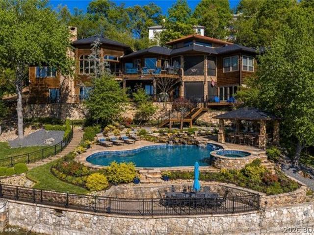 864 Eagle Dr, Four Seasons, MO 65049