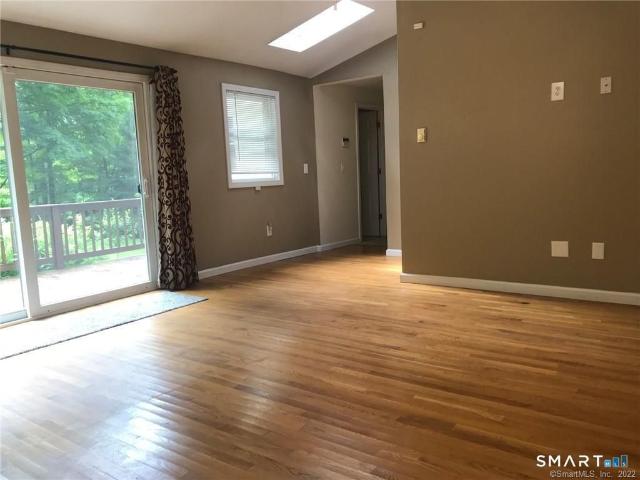 864 Litchfield Turnpike, Bethany, US, CT