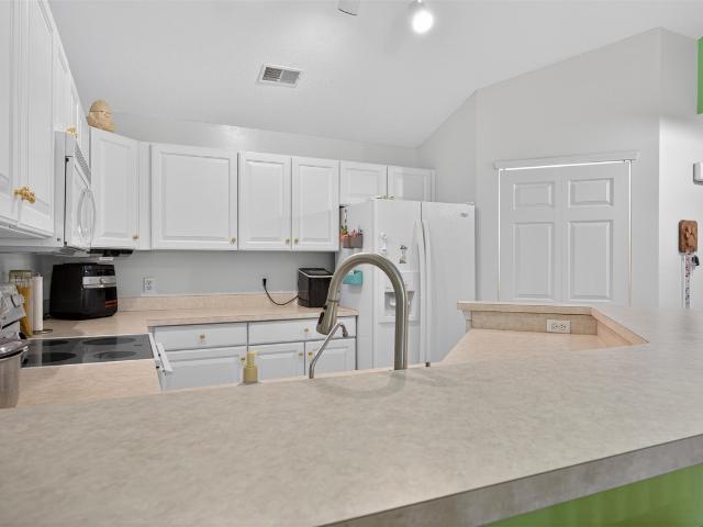 864 W Barrington Circle