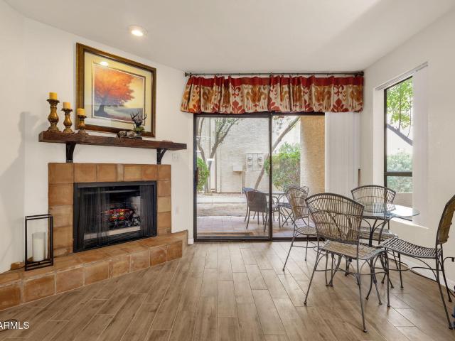 8651 e royal palm road # 127