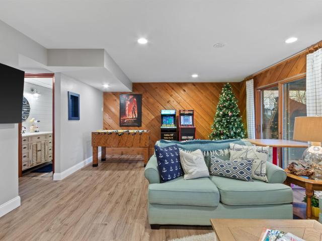 865 Richmond Way