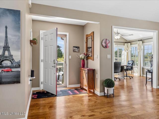 8665 Parkview Oaks Circle