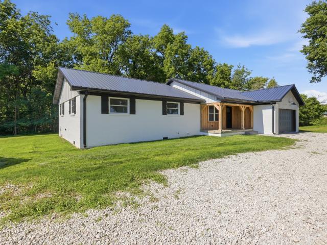 8667 W County Road 550 N