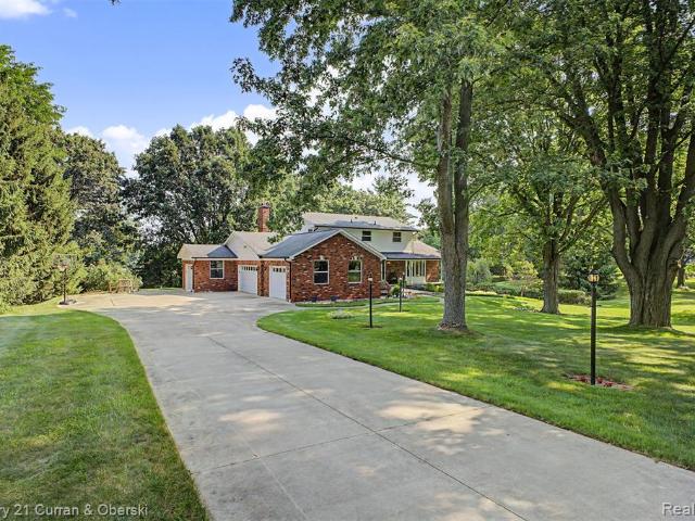 8661 N Dutchess Drive