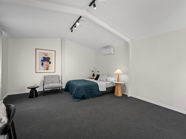 866m² | Space for Families to Grow — Privacy for Parents, Convenience for Life