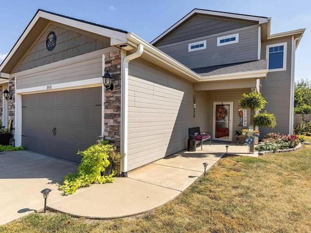 8678 William Dr, Manhattan, KS 66502