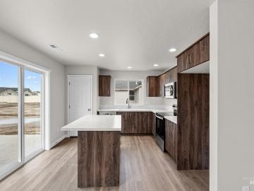 867 Thunderbolt St