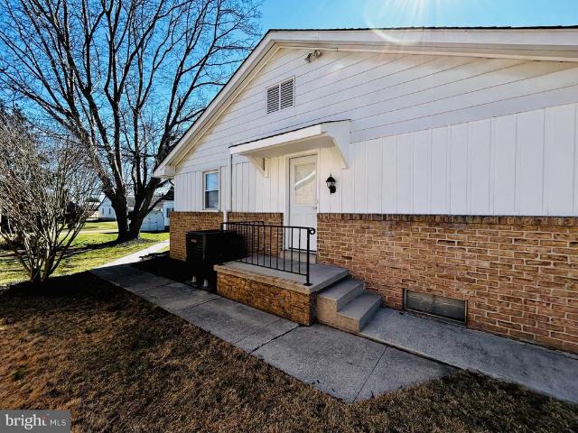869 E Walnut Street