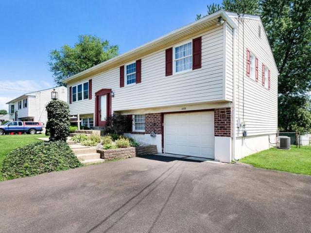 869 Longstreth Road