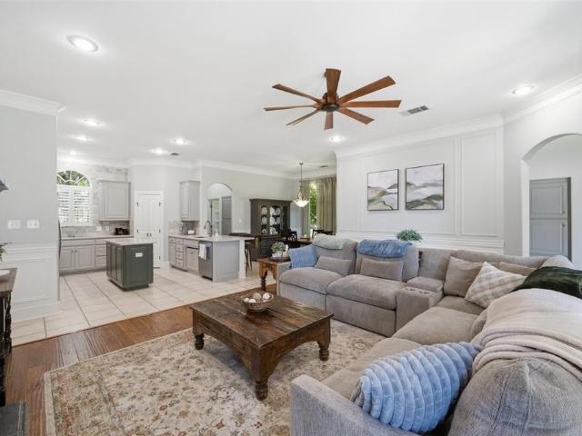 869 Thomas Crossing Drive
