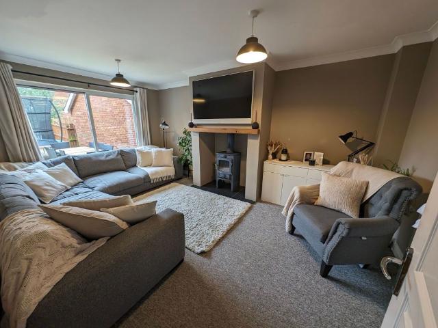 86 Brook Farm Road, Saxmundham, IP17