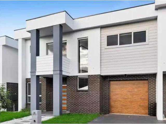 86 Contour Street, Austral Townhouse for rent Listed by Leasi.
