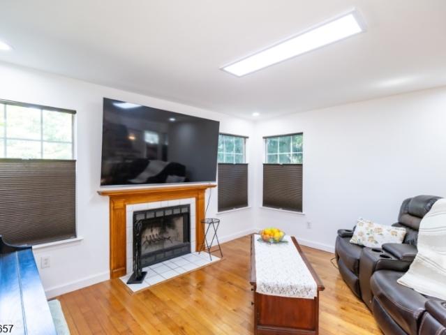 86 Gordon Ave