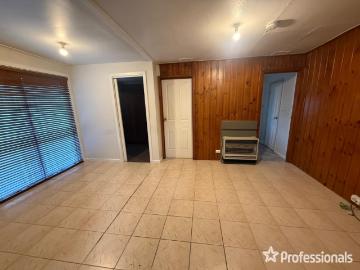 86 Leonard AvenueSt Albans VIC 3021, Australia
