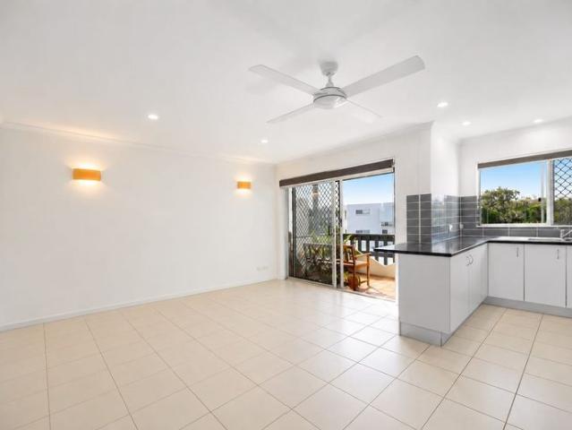 8/6 Memorial Avenue, Maroochydore
