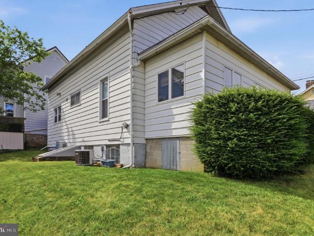 86 Oak Street
