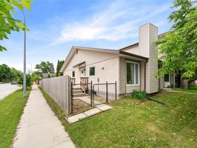 86 Rillwood Place, Winnipeg, MB, R2N 1J6 house for sale | Listing ID 202615 | Royal LePage