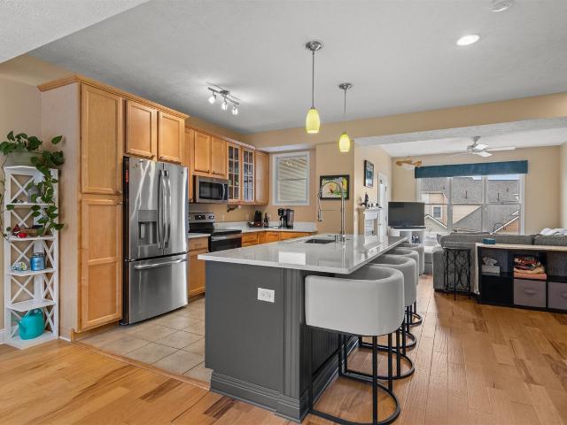 86 Spinnaker Drive