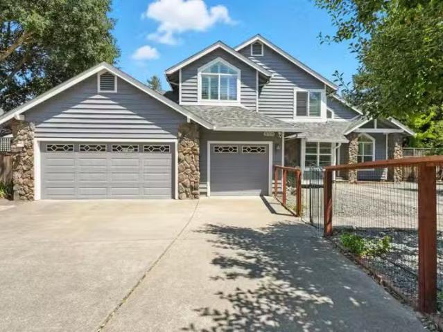 8704 CYPRESS AVE, COTATI, CA 94931