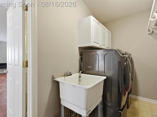 8704 Hardwood Drive