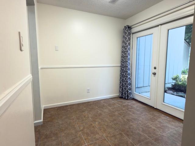 8705 Olde Colony Tr