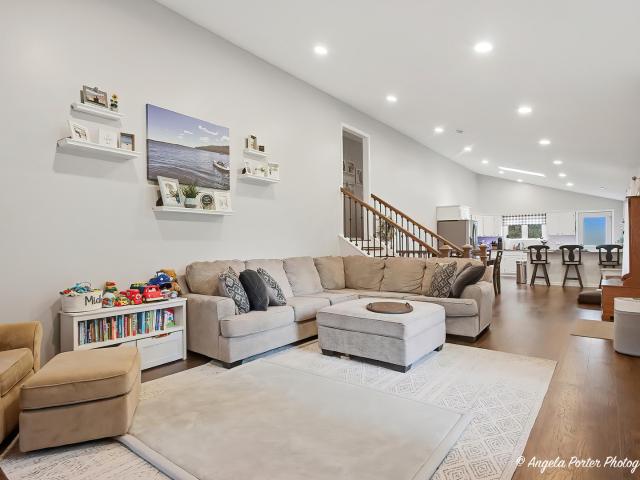 8707 Deer Trail Road