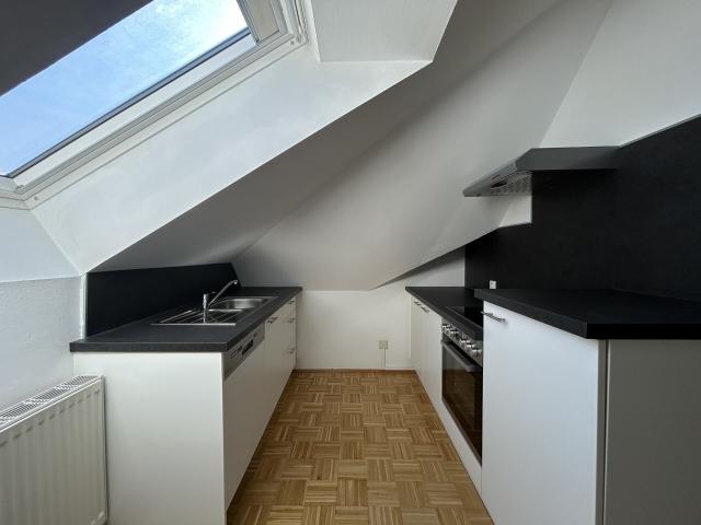 8700 Leoben: Charmante Dachgeschosswohnung im Wohnhof LKH