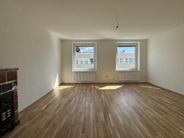 8700 Leoben | großzügige 4 Zimmer Wohnung mit Balkon | Ideal für Familien oder WGs!