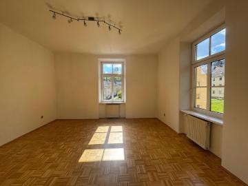 8700 Leoben | SANIERTER Studenten Hit mit Balkon | Wohnhof LKH