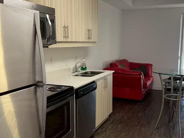 8703 158 King Street N, Waterloo