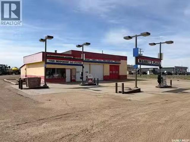 870 3Rd Avenue W, Shaunavon, SK, S0N 2M0 commercial for sale.