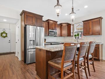 870 Bridlewood Dr