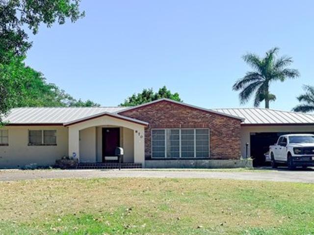870 E Main St, Pahokee, FL 33476