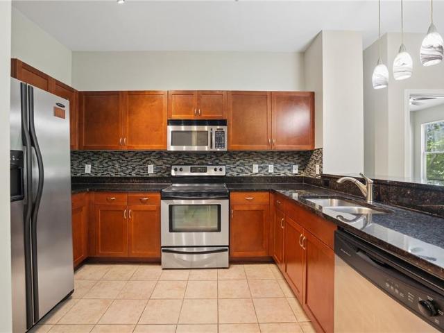870 Mayson Turner Road NW 1208