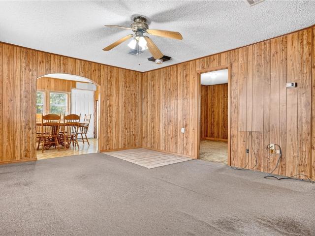 870 rock hollow road