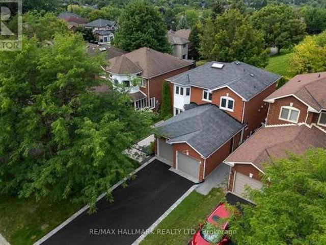 872 Hilton Boulevard, Newmarket, ON, L3X 2H8 house for sale | Listing ID N13662 | Royal LePage