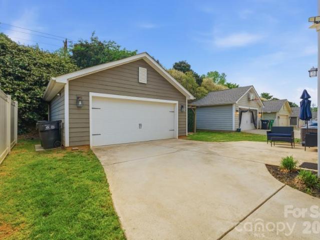 8737 Aspinwall Dr, Charlotte, NC 28216 | MLS #4374