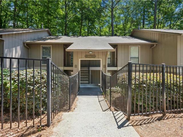 8740 Roswell Road 4A